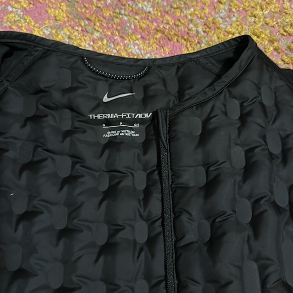 Nike vest - Picture 3 of 3